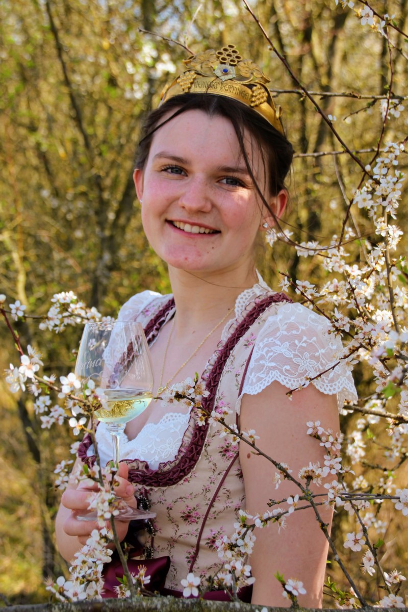Katharina Flegler Dertinger Weinprinzessin 2022-2023 Foto: Alicia Diehm