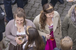 064_Sinas_Kroenung.jpg