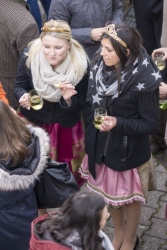 069_Sinas_Kroenung.jpg