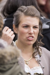 076_Sinas_Kroenung.jpg