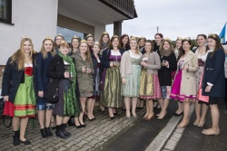 079_Sinas_Kroenung.jpg