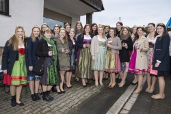 080_Sinas_Kroenung.jpg