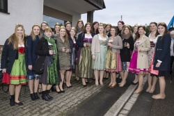 081_Sinas_Kroenung.jpg