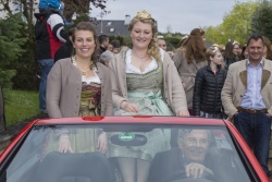 091_Sinas_Kroenung.jpg