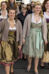 102_Sinas_Kroenung.jpg