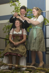166_Sinas_Kroenung.jpg