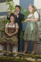 167_Sinas_Kroenung.jpg