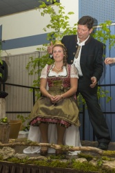 168_Sinas_Kroenung.jpg