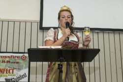 176_Sinas_Kroenung.jpg