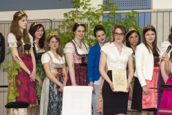 206_Sinas_Kroenung.jpg