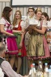 207_Sinas_Kroenung.jpg