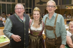 239_Sinas_Kroenung.jpg