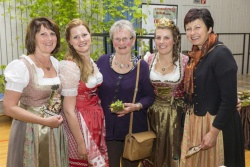 243_Sinas_Kroenung.jpg