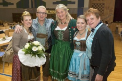252_Sinas_Kroenung.jpg
